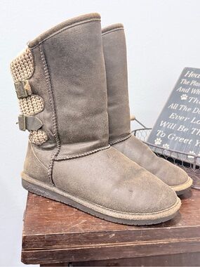 BearPaw boots, 10
